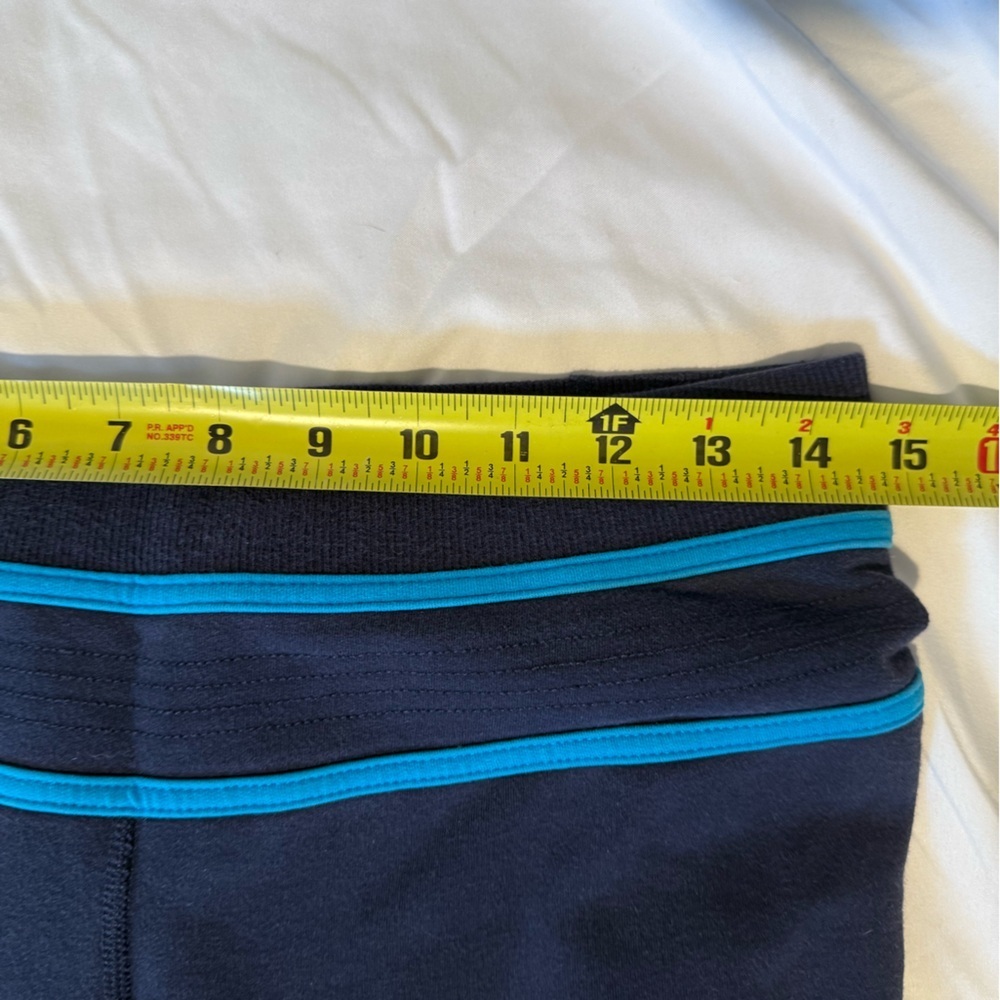 Lululemon Navy Groove Pant w/ 28” inseam- EUC - Picture 2 of 4